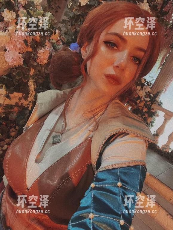 Alina Becker 这张图集真是让人沉醉,Alina Becker的白色全套,让我瞬间想起那种小秘密的温暖感